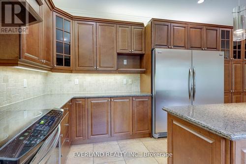 138 Lady Fenyrose Avenue, Vaughan, ON - Indoor Photo Showing Kitchen