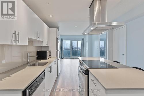 629 - 165 Legion Road, Toronto, ON - Indoor Photo Showing Kitchen