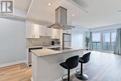 629 - 165 Legion Road, Toronto, ON - Indoor Photo Showing Kitchen With Upgraded Kitchen