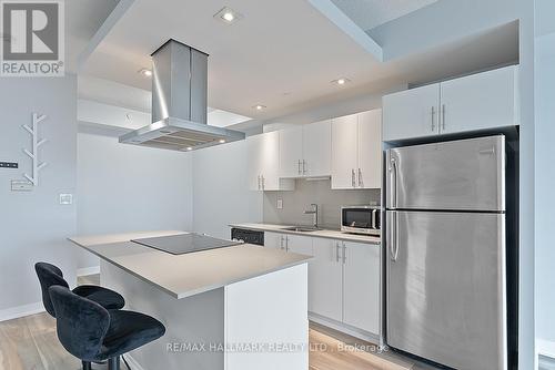 629 - 165 Legion Road, Toronto, ON - Indoor Photo Showing Kitchen With Upgraded Kitchen