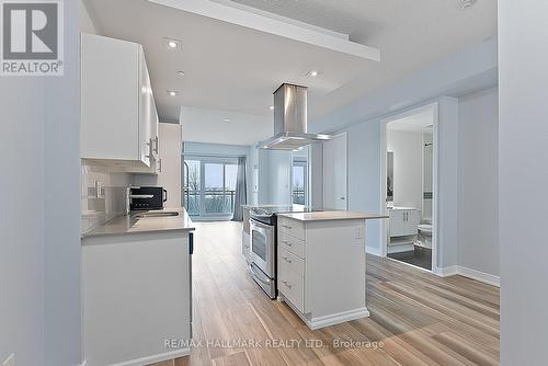 629 - 165 Legion Road, Toronto, ON - Indoor Photo Showing Kitchen