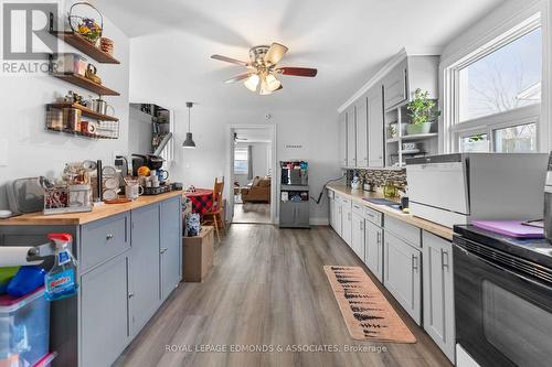 981 Lea Street, Pembroke, ON - Indoor Photo Showing Kitchen