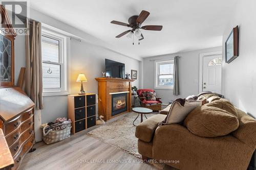 981 Lea Street, Pembroke, ON - Indoor Photo Showing Living Room With Fireplace