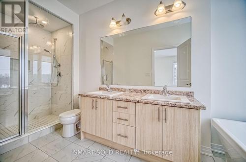 17 Gillies Lane, Richmond Hill, ON - Indoor Photo Showing Bathroom