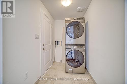 17 Gillies Lane, Richmond Hill, ON - Indoor Photo Showing Laundry Room