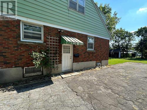 496 Carlton Street, St. Catharines (444 - Carlton/Bunting), ON - Outdoor