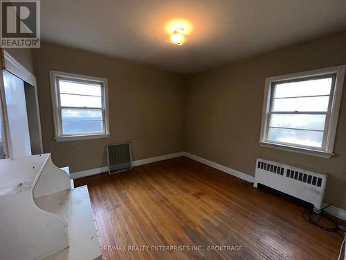 496 Carlton Street, St. Catharines (444 - Carlton/Bunting), ON - Indoor Photo Showing Other Room