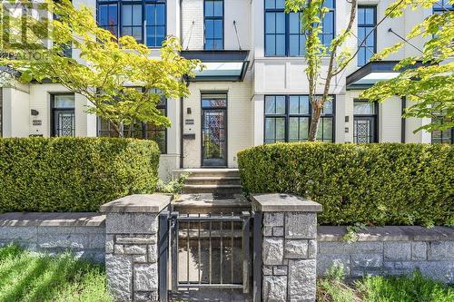 6288 Eagle Drive, Vancouver, BC - Outdoor With Facade