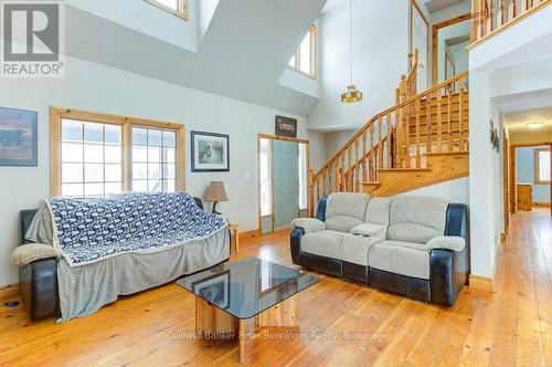 119 Concession 8 Road E, Saugeen Shores, ON - Indoor Photo Showing Living Room