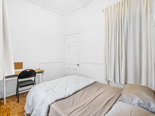 Chambre Ã Â coucher - 1217 Rue Atateken, Montréal (Ville-Marie), QC - Indoor Photo Showing Bedroom