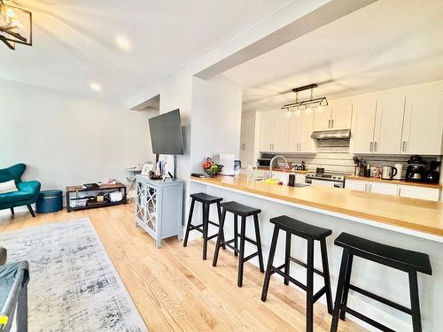 Overall view - 4915 Av. Patricia, Montréal (Côte-Des-Neiges/Notre-Dame-De-Grâce), QC - Indoor Photo Showing Kitchen