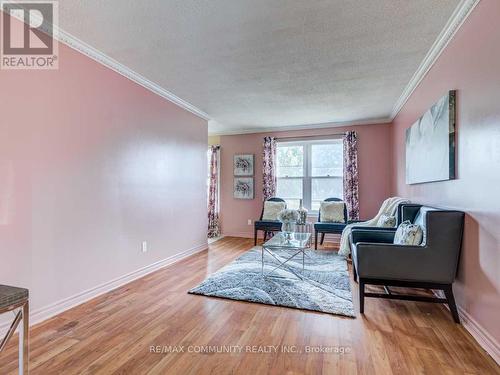 Upper - 12 Moonbeam Grove, Toronto, ON - Indoor Photo Showing Living Room