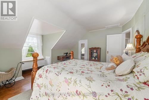 77 Bond Street E, Kawartha Lakes (Fenelon Falls), ON - Indoor Photo Showing Bedroom