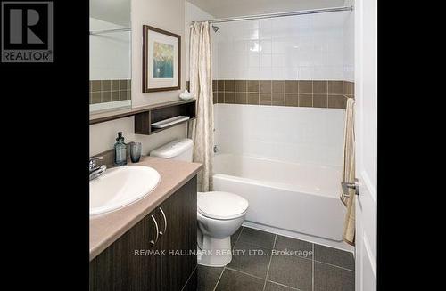 615 - 570 Bay Street, Toronto, ON - Indoor Photo Showing Bathroom