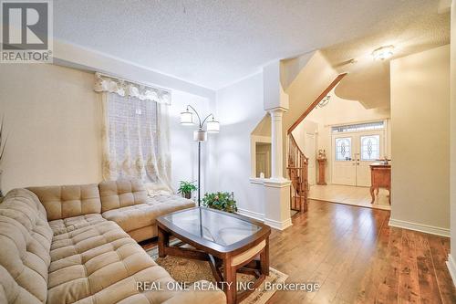 41 Timbercreek Court, Toronto, ON - Indoor Photo Showing Living Room