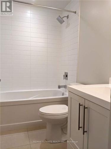 1602 - 2087 Fairview Street, Burlington, ON - Indoor Photo Showing Bathroom