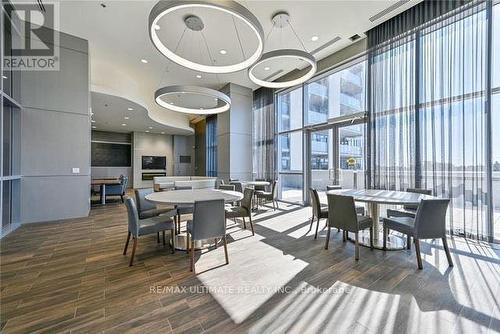 1602 - 2087 Fairview Street, Burlington, ON - Indoor Photo Showing Dining Room