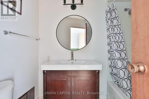 108 Sumach Street, Toronto, ON - Indoor Photo Showing Bathroom