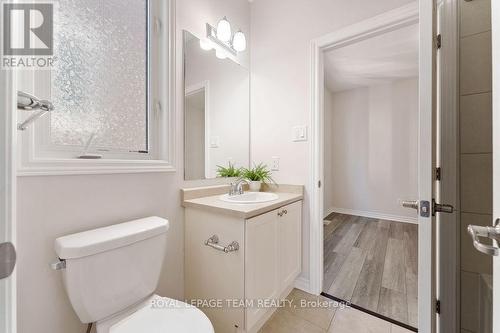 106 Pinelock Street, Ottawa, ON - Indoor Photo Showing Bathroom