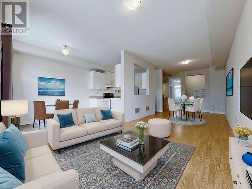 42 Greenwood Drive, Essa, ON - Indoor Photo Showing Living Room