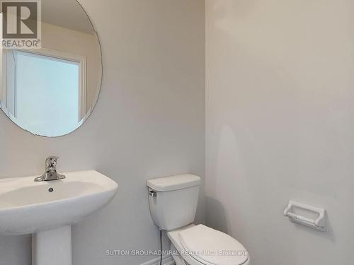 42 Greenwood Drive, Essa, ON - Indoor Photo Showing Bathroom