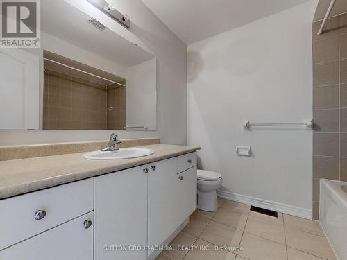 42 Greenwood Drive, Essa, ON - Indoor Photo Showing Bathroom