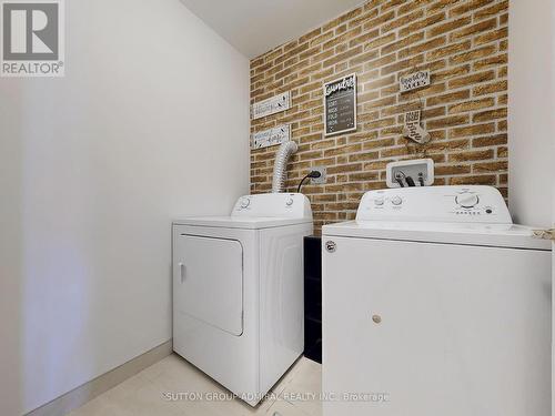 42 Greenwood Drive, Essa, ON - Indoor Photo Showing Laundry Room