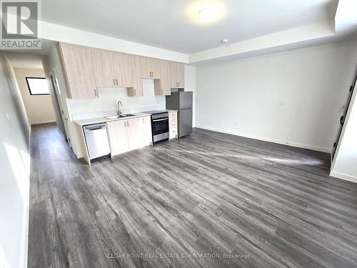 Main - 33 Rainwater Lane, Barrie, ON - Indoor Photo Showing Kitchen