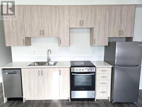 Main - 33 Rainwater Lane, Barrie, ON - Indoor Photo Showing Kitchen With Stainless Steel Kitchen