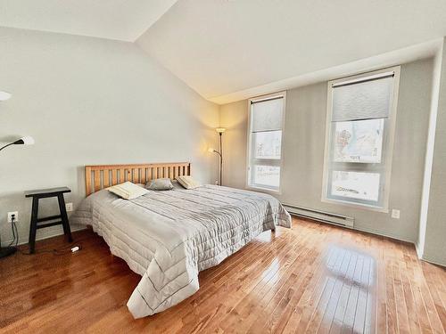 Chambre Ã  coucher principale - 385 Place Larivière, Laval (Sainte-Dorothée), QC - Indoor Photo Showing Bedroom