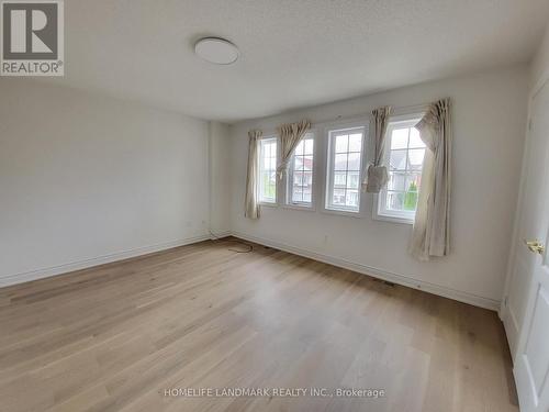 37 Maple Crown Terrace, Barrie, ON - Indoor Photo Showing Other Room