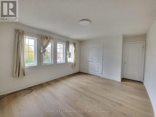 37 Maple Crown Terrace, Barrie, ON - Indoor Photo Showing Other Room