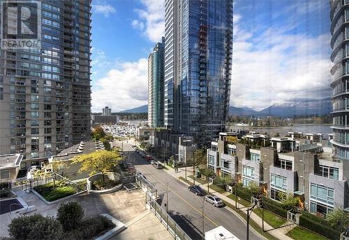 602 1205 W Hastings Street, Vancouver, BC - Outdoor With Facade