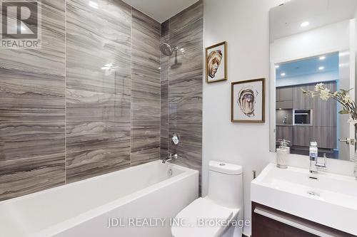 506 - 39 Roehampton Avenue, Toronto, ON - Indoor Photo Showing Bathroom