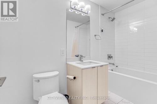 816 - 859 The Queensway, Toronto, ON - Indoor Photo Showing Bathroom