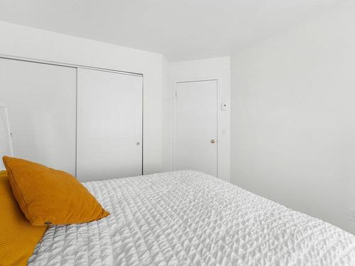 Master bedroom - 330-3415 Boul. Albert-Chrétien, Québec (Beauport), QC - Indoor Photo Showing Bedroom