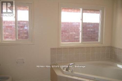 506 Huntington Ridge Drive, Mississauga, ON - Indoor Photo Showing Bathroom