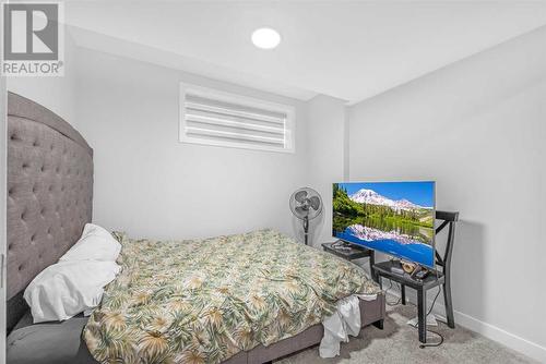 221 Belmont Street Sw, Calgary, AB - Indoor Photo Showing Bedroom