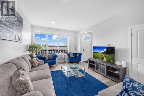 221 Belmont Street Sw, Calgary, AB - Indoor Photo Showing Living Room