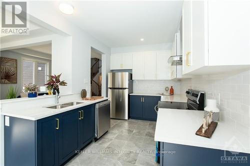 212 Ormiston Crescent, Ottawa, ON - Indoor Photo Showing Kitchen With Stainless Steel Kitchen With Double Sink