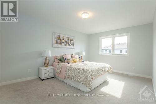 212 Ormiston Crescent, Ottawa, ON - Indoor Photo Showing Bedroom