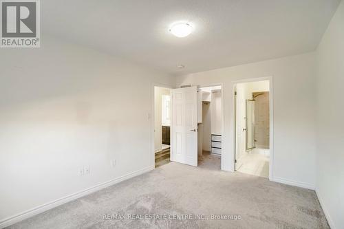 875 Sumac Crescent, Milton, ON - Indoor Photo Showing Other Room