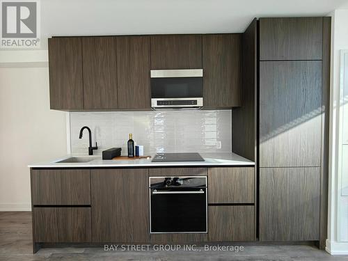 2502 - 127 Broadway Avenue, Toronto, ON - Indoor Photo Showing Kitchen