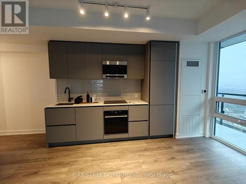 2702 - 127 Broadway Avenue, Toronto, ON - Indoor Photo Showing Kitchen