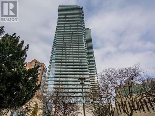 511 - 1080 Bay Street, Toronto, ON - Outdoor With Facade