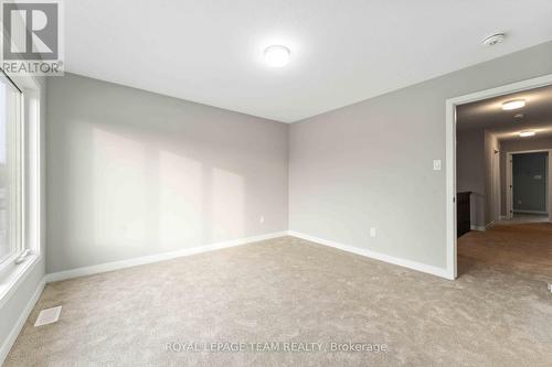 667 Fenwick Way E, Ottawa, ON - Indoor Photo Showing Other Room