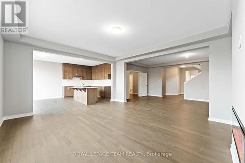 667 Fenwick Way E, Ottawa, ON - Indoor Photo Showing Kitchen