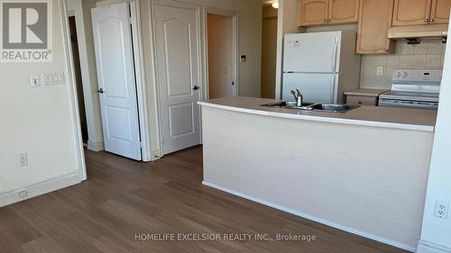 804 - 60 Brian Harrison Way, Toronto, ON - Indoor Photo Showing Kitchen