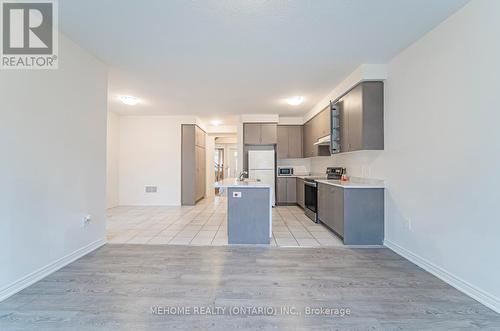 1523 Carr Landing, Milton, ON - Indoor Photo Showing Kitchen