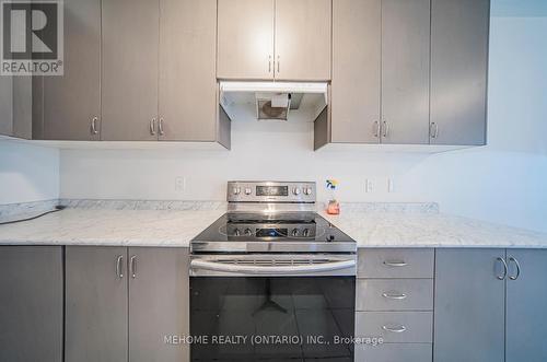 1523 Carr Landing, Milton, ON - Indoor Photo Showing Kitchen